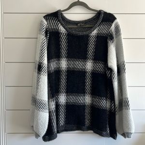 DG2 by Diane Gilman Black and Gray Crew Neck Sweater